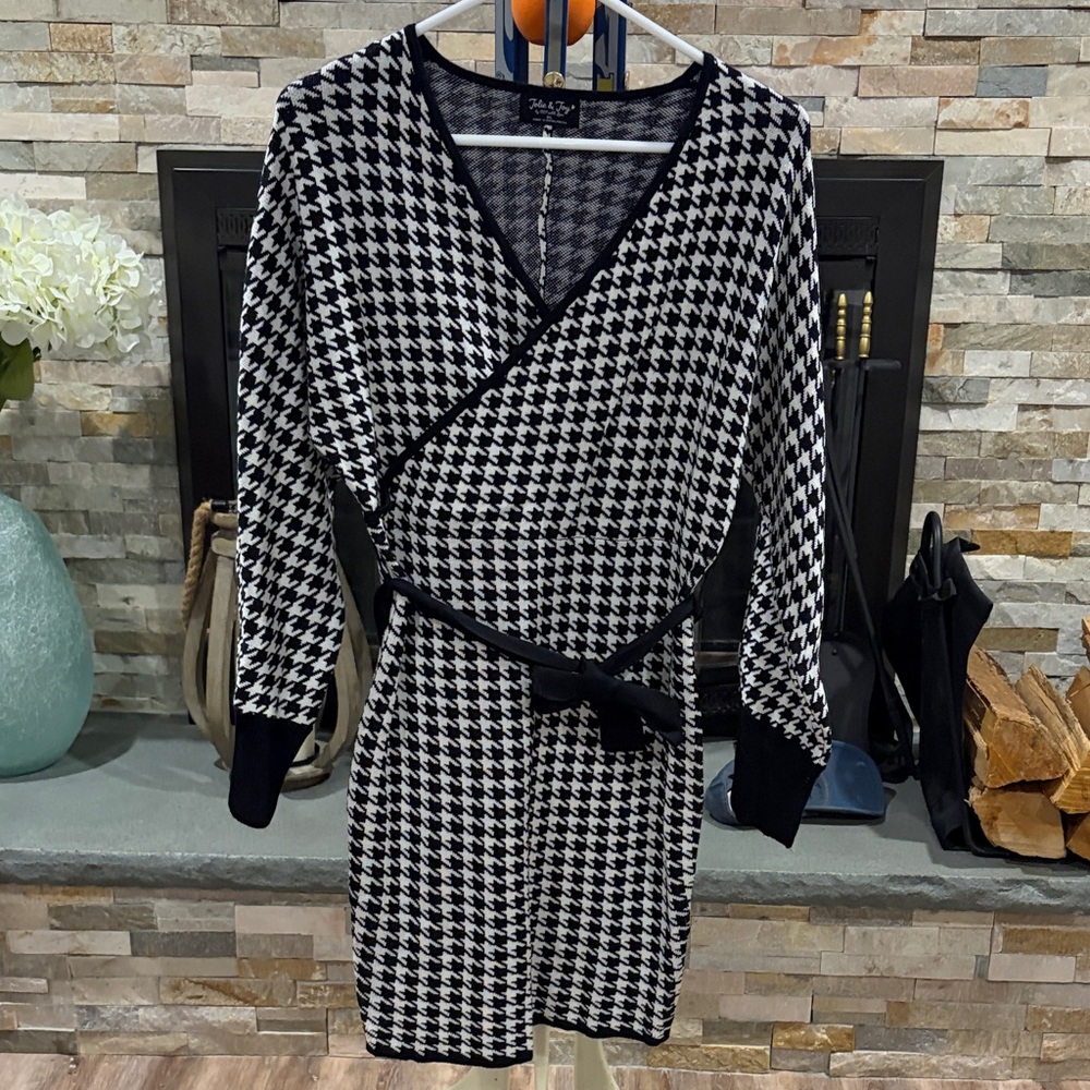 Elegant Houndstooth Long Sleeve Dress